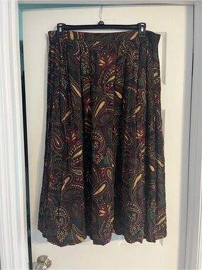 Vintage Sag Harbor Paisley Maxi Skirt in Burgundy, Green & Gold HAS POCKETS